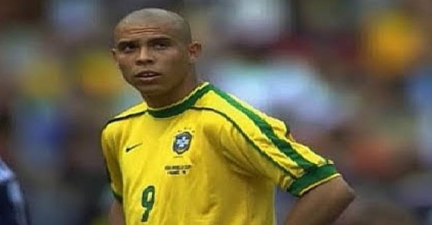 7 luglio 1998, Ronaldo e Kluivert rispondono a distanza. Il Brasile vince ai rigori