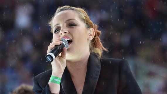 L'inno dei tifosi del PSG parla italiano. Noemi: "È un onore far parte di questa storia"