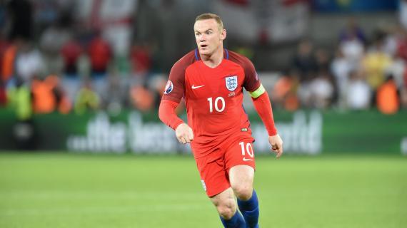 Stipendio alto per Rooney? L'ex attaccante: "Sciocchezze, ho rifiutato cifre più importanti"