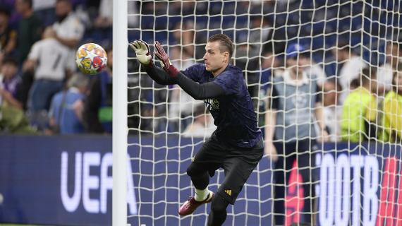 Real Madrid, Lunin in quarantena: è influenzato, viaggerà da solo verso Wembley