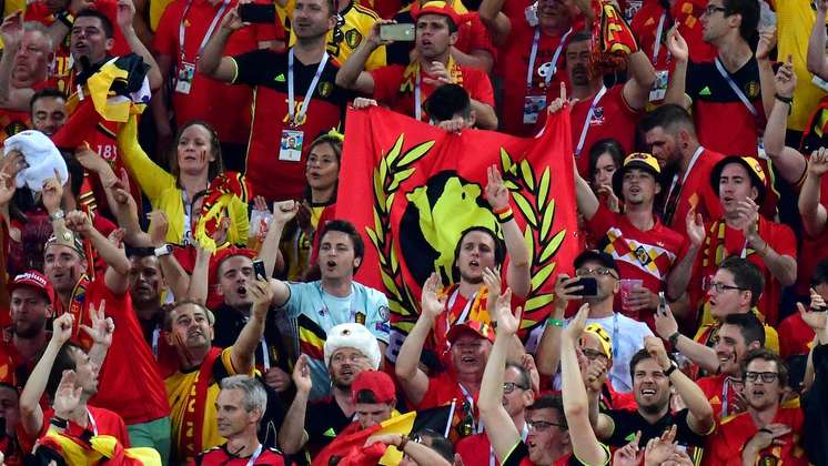 Incredibile in Belgio: tifosi Charleroi lanciano decine di topi verso quelli dello Standard Liegi