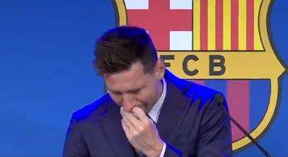 All'asta il fazzoletto che asciugò le lacrime di Messi: costa un milione di euro