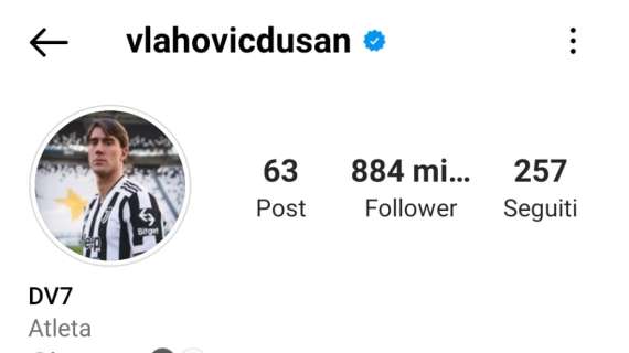 Dusan Vlahovic cambia pic su Instagram. DV7 già in posa con la maglia della Juve
