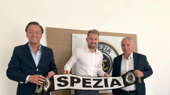 TMW - Jeroen Zoet è il nuovo portiere dello Spezia: la foto della firma col dg e l'agente