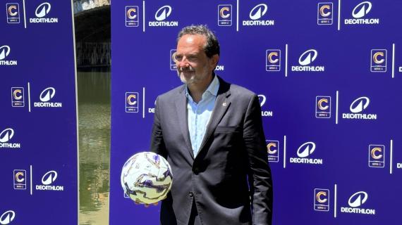 Tutto pronto per la nuova Serie C: presentato il pallone. Marani: "Ispirato all'arte di Firenze"