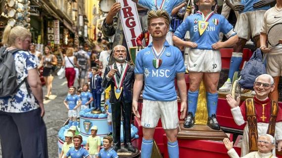 Kevin De Bruyne è già a Napoli... ma per ora sul presepe