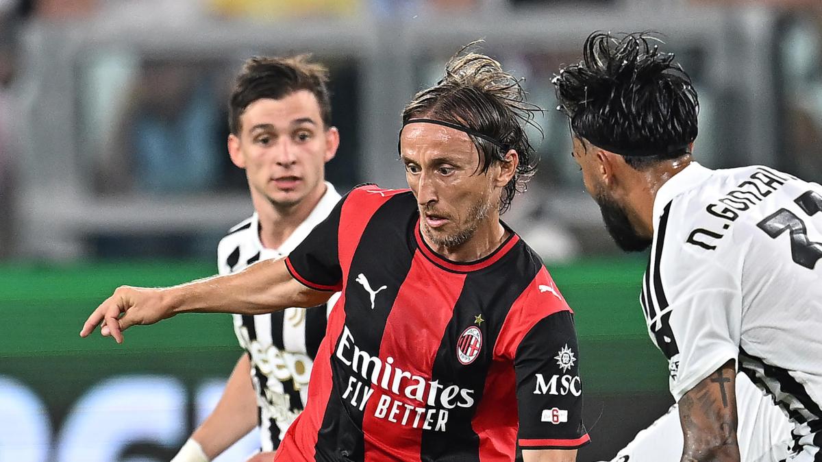 Modric compie 41 anni, il Milan lo omaggia con un video delle prodezze: "Auguri maestro"