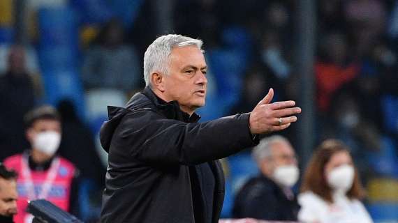 Mourinho riaccende la polemica sugli arbitri. Poi sottolinea gli anni di contratto che rimangono