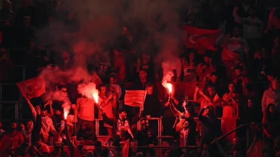Terrore a Stoccarda: un uomo accoltella tre tifosi turchi nella fan zone, la ricostruzione