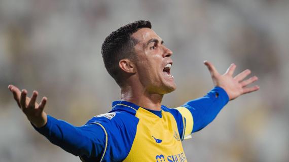 Ronaldo sconfitto e nervoso: con un gesto accusa l'arbitro di essere stato pagato dall'Al-Hilal