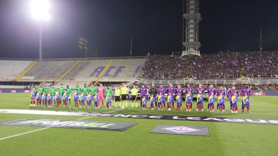 Che carattere la Fiorentina: va sotto e ribalta, 2-1 sul Betis all'intervallo. Parità nel complesso