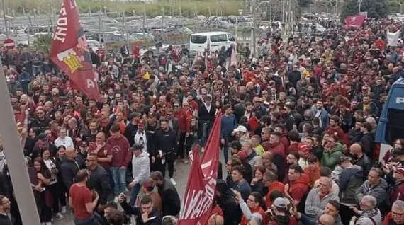 Salernitana, 1000 tifosi a caricare la squadra in vista del Napoli: le immagini