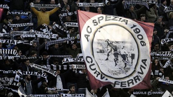 Spezia, bagno di folla in attesa della sfida al Chievo: oltre 500 tifosi a Follo