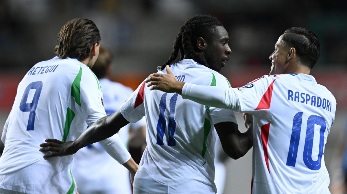 Due gol, un infortunio, un rigore fallito. In campo solo l'Italia, 2-0 contro l'Estonia al 45'