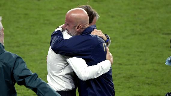 Italia, contro l'Inghilterra maglia speciale per ricordare Vialli. Mancini: "Saranno giorni difficili"