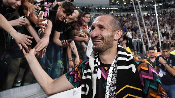 Chiellini dice addio al calcio giocato. Una colonna della Juve in campo, ora lo aspetta la scrivania