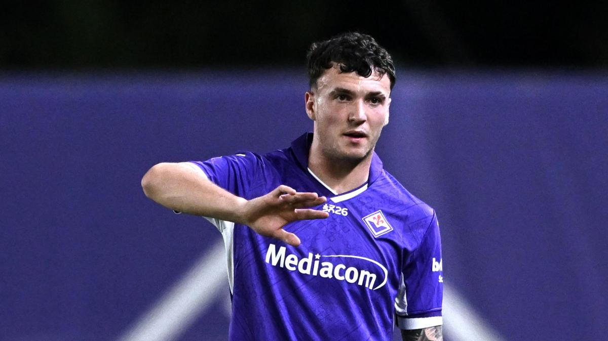 Fiorentina, Alex Jimenez non va nemmeno in panchina contro il Benevento: ecco il motivo