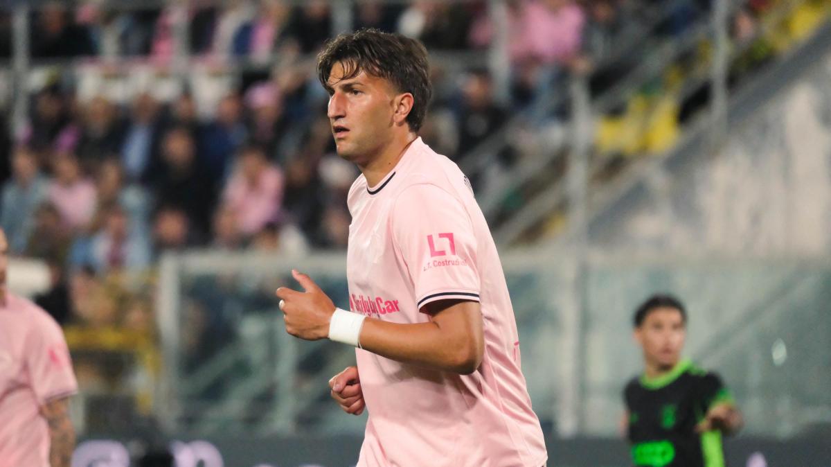 Palermo, Corona verso l'addio: c'è la Virtus Entella. Per sostituirlo torna di moda Moreo