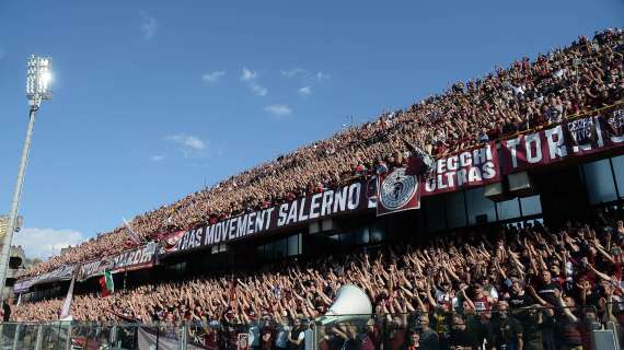 Slitta Napoli-Salernitana? Rabbia ultras granata: "Abusi che fanno ribrezzo. Spostate Inter-Lazio!"