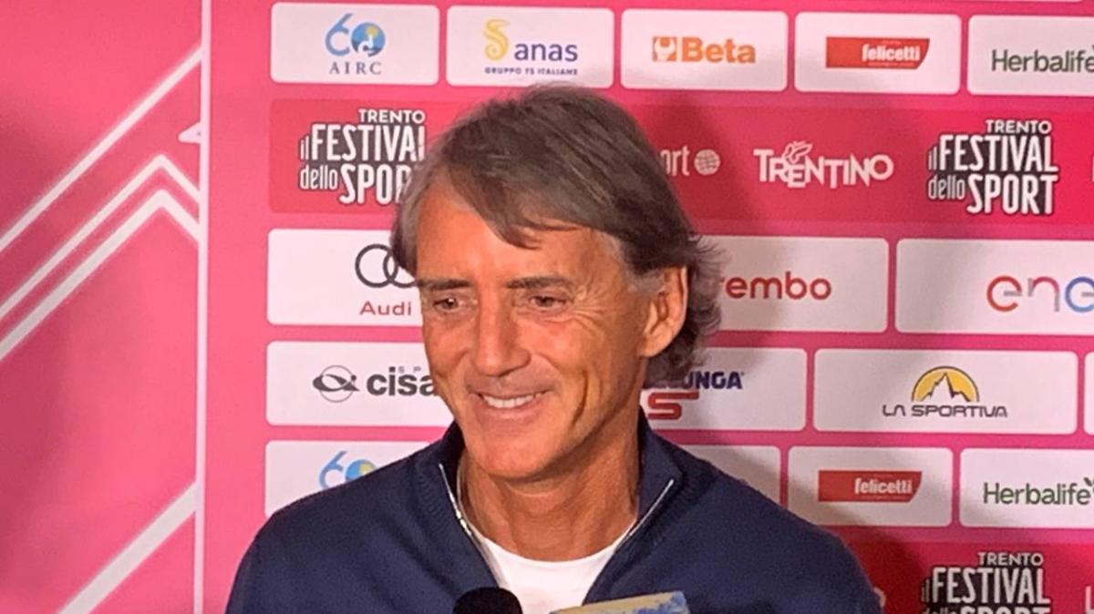 Mancini: "Ci sono 4-5 squadre che lotteranno per lo scudetto. Nazionale? Guardo avanti"
