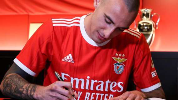 TMW - Feratovic al Benfica, la foto della firma e la formula dell'acquisto dall'Estrela Amadora