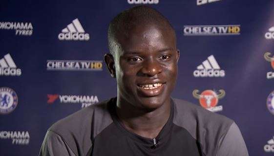 "Il 71% della Terra è coperta dall'acqua, il resto da Kante". Il Chelsea esalta il suo mediano