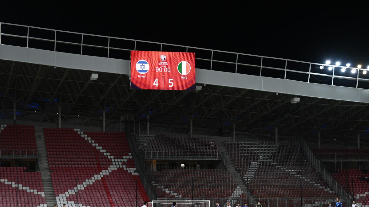 Norvegia contro Israele, non solo in campo. I tifosi allo stadio: "Lasciate stare i bambini"