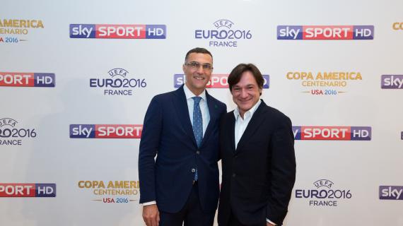 Euro 2020, saranno Caressa e Bergomi le voci al seguito dell'Italia di Mancini per Sky Sport