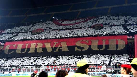 Milan, nuovo nome per la difesa: piace Bailly del Manchester United