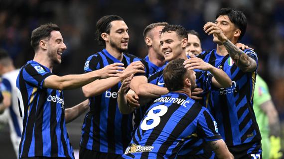 Corsa scudetto, La Stampa: "Napoli, altro passo verso il tricolore. L'Inter non molla"