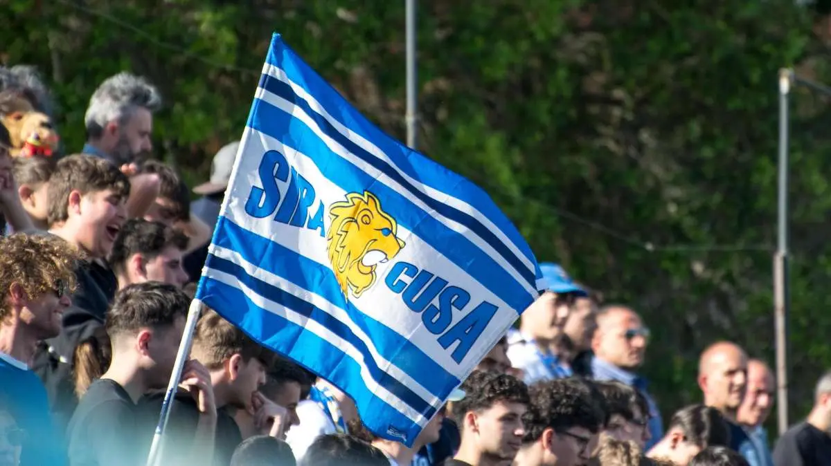 Siracusa, innesto di prospettiva sulla corsia destra: arriva Simone Iob dal Piacenza