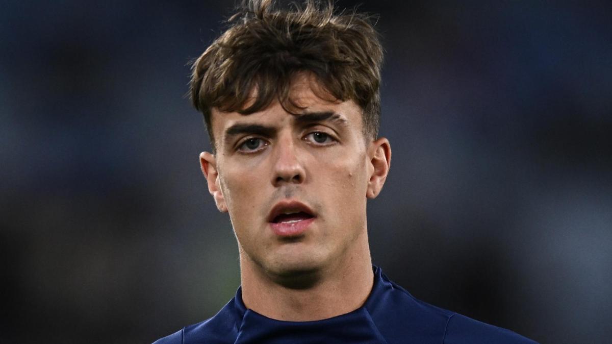 Maldini porta avanti il Cagliari sul Lecce al 29'. Primo gol in rossoblù per il trequartista