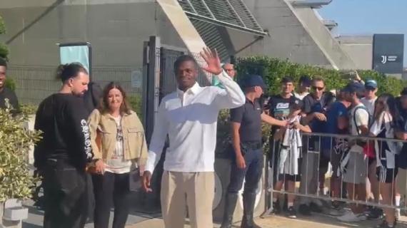 Primo giorno di Pierre Kalulu alla Juventus: le immagini delle visite mediche