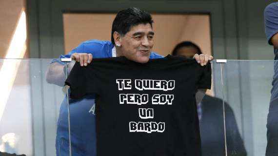 Addio Maradona, Leo Messi saluta il maestro: "Ci lascia ma non va via. Diego è eterno"
