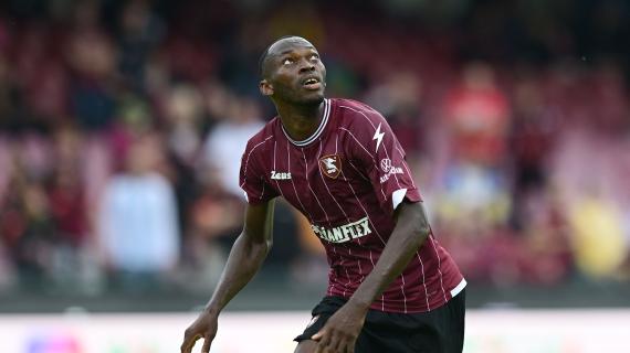 Salernitana, il Ds: "Non attingerò dagli svincolati. Simy entra in lista e rimarrà fino a giugno"