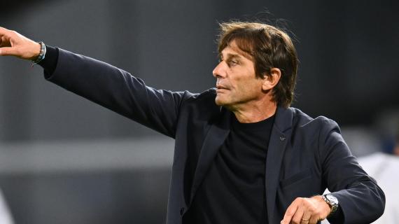 È sempre più il Napoli di Conte: in emergenza e criticato, vince alla sua maniera