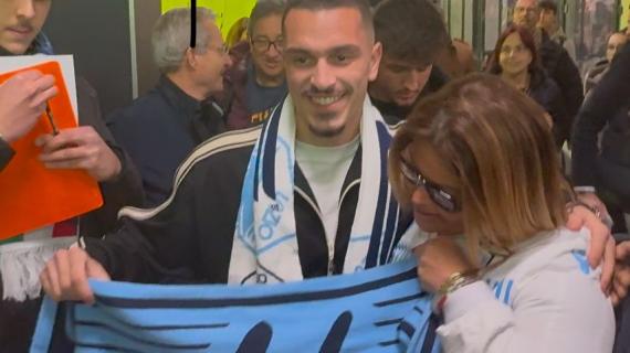 Anche la Lazio ha il suo Ibrahimovic: l'arrivo a Fiumicino del nuovo acquisto Arijon 