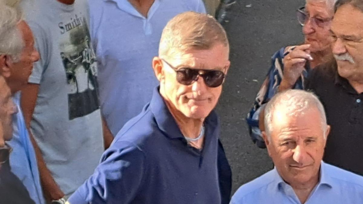 La 'grande Samp' dà l'addio a Pietro 'Batman' Battara: stamani c'è stato il funerale
