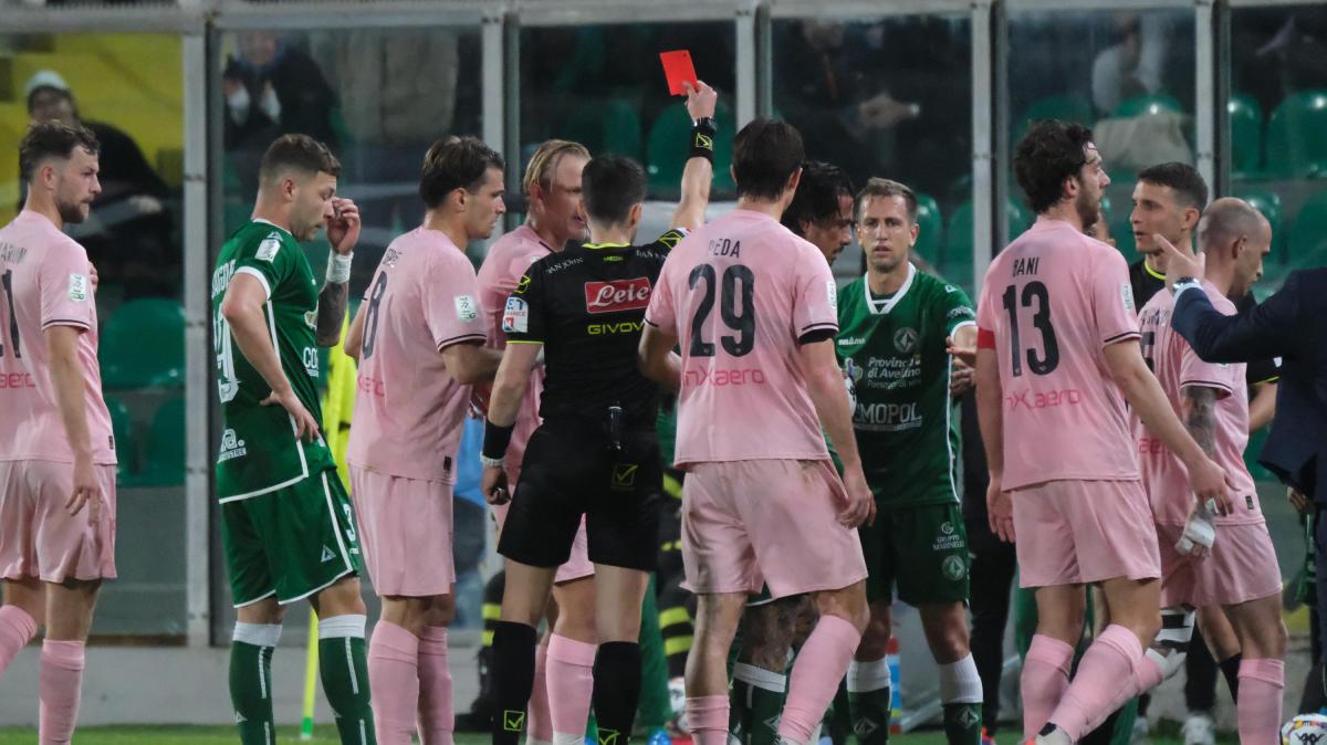 Izzo, Esposito, Colombino: weekend di scintille con i tifosi tra Serie B e C