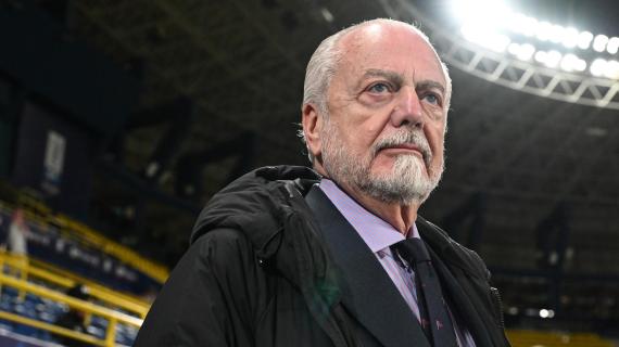 Napoli, De Laurentiis: "Vorrei subito i giocatori, ma così li pago il 30% in più"