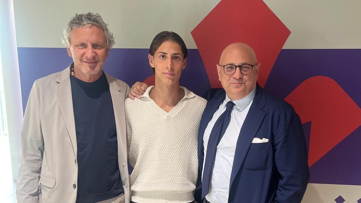 Fiorentina, Croci firma il primo contratto. Ritorni (entourage): "Come lui ce ne sono pochi"