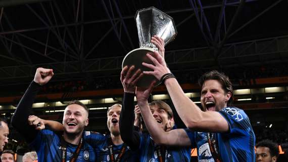 Atalanta, ecco una riproduzione dell'Europa League di tre metri a Bergamo