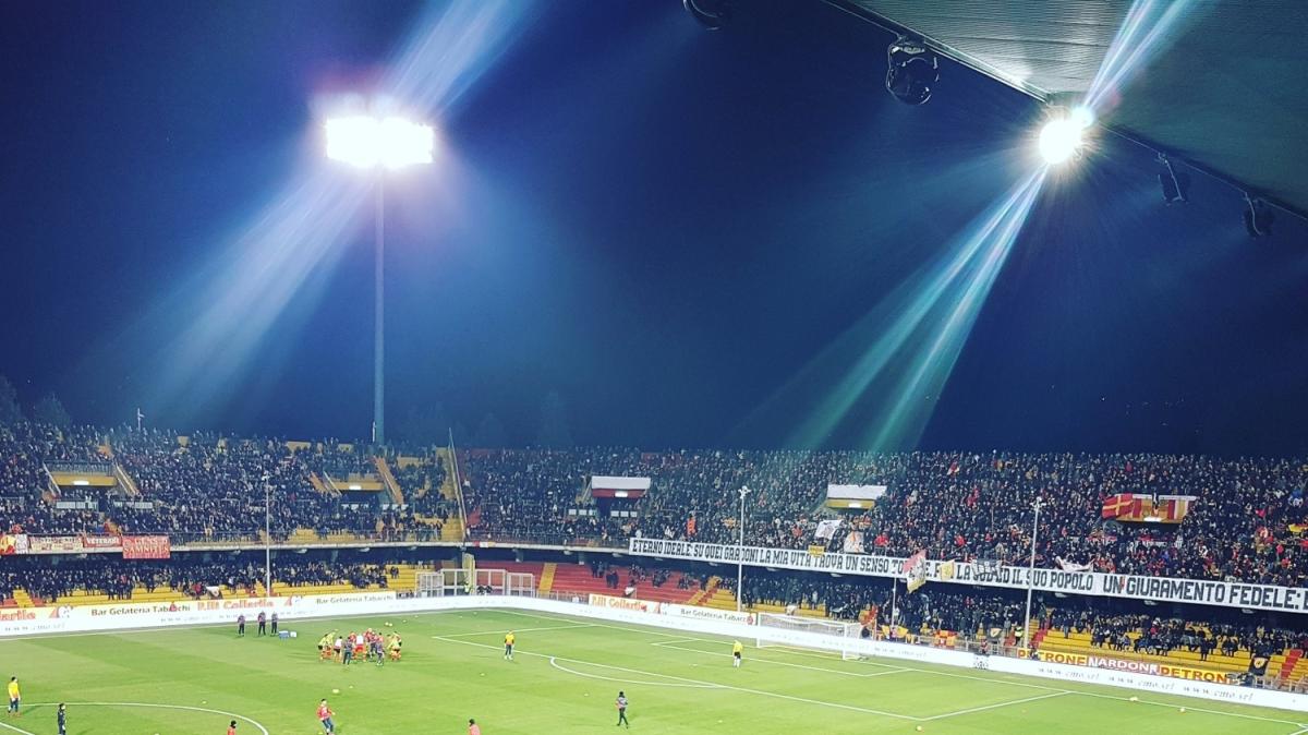 Serie B, al Vigorito tra riconferme e volti nuovi si sfidano Benevento e Modena