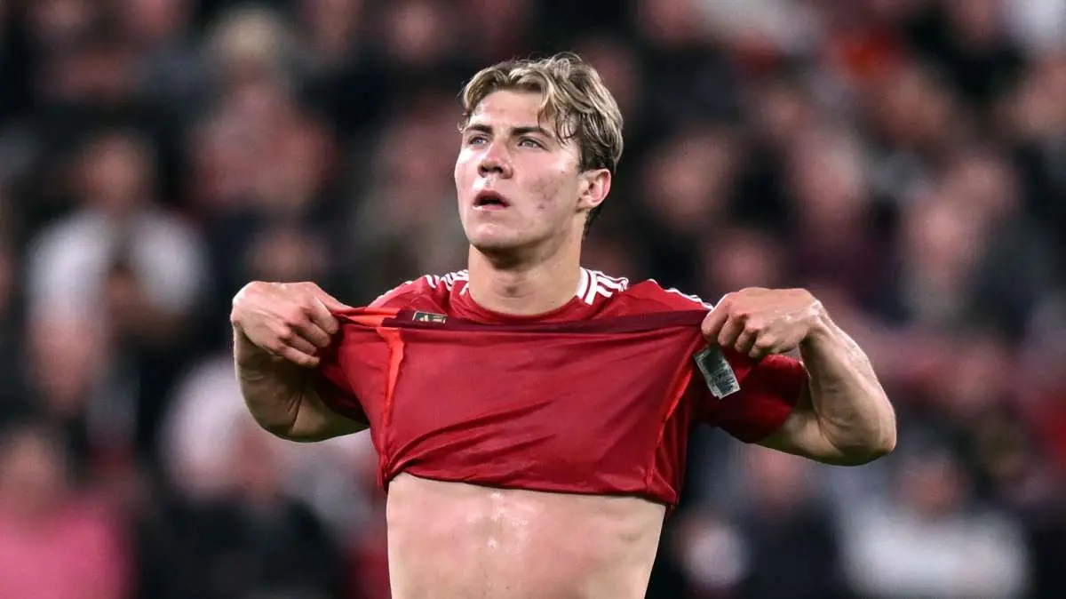 Hojlund può andare via in prestito. Il Manchester United apre al diritto di riscatto