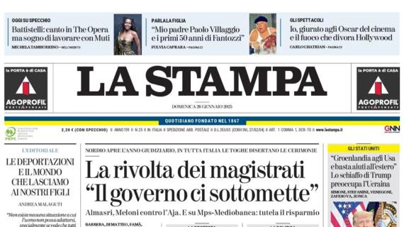 Il Napoli batte la Juve, La Stampa: "I Conte non tornano"