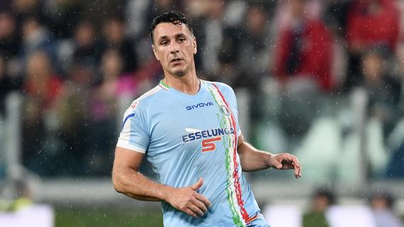 Gli occhi di KDB non vanno giù a Raoul Bova: pronto a denunciare Ryanair e Napoli