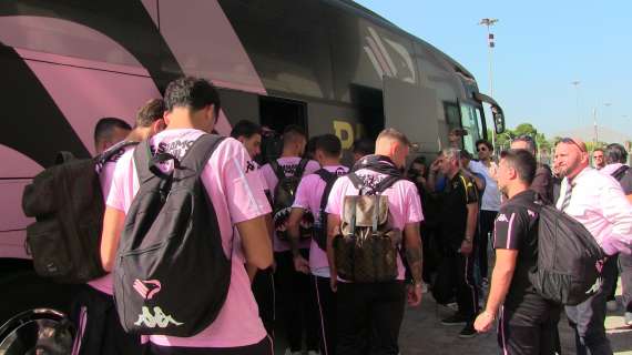 Palermo, bella iniziativa dopo l'odissea per raggiungere Ascoli: maglia in omaggio ai tifosi