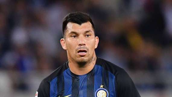 Bologna, contatti per Medel: l’ex Inter può tornare in Serie A