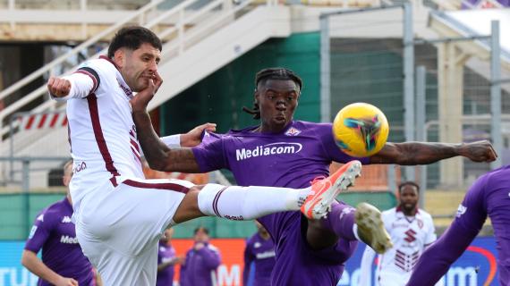 Torino sotto di un gol e di un uomo sul campo della Fiorentina: all'intervallo è 1-0