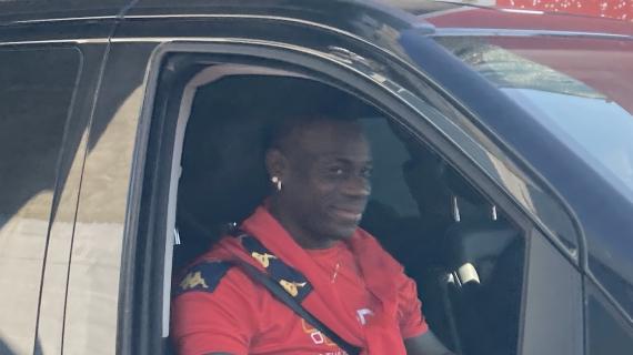 Genoa, Balotelli in sede per la firma. Nel pomeriggio primo allenamento a Pegli